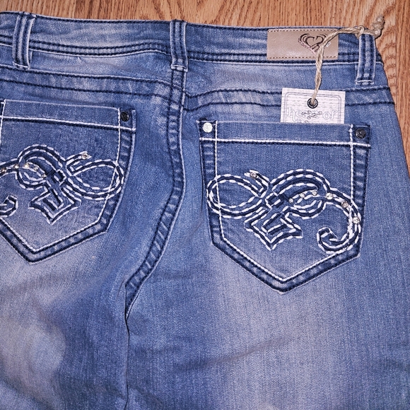 Heart of Stone new - Picture 2 of 5